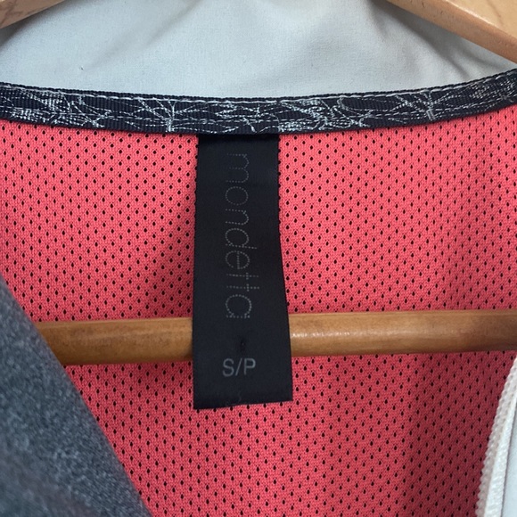 Mondetta Softshell Jacket Size Small Off-White with Grey - Picture 7 of 12